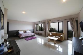 Fafa Hill Hotel and Resort - Bogor - 9