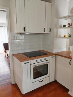 Three-bedroom house with pool & yard - Rochedale South - 1