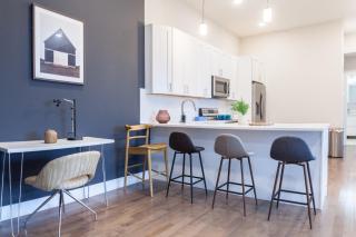 Stylish 2br,1bafree Parkingqueen Beds - 6