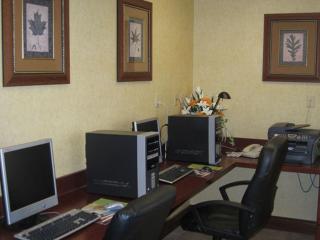 Best Western Plus Strawberry Inn & Suites - Knoxville - 8