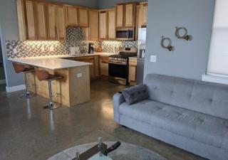East Austin Crib - Austin - 8