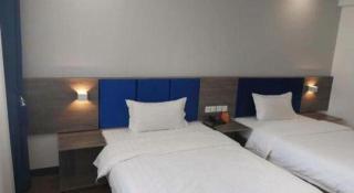 7 Days Inn Lvliang Bus Terminal - Luliang - 4