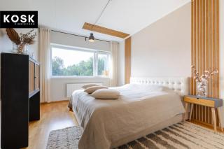 Seaside new home with sunny balcony - 4