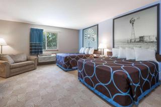 Super 8 By Wyndham Beloit - 1