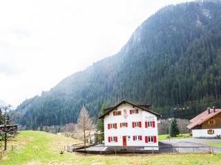 Urbane Apartment in Sankt Gallenkirch with Balcony - Sankt Gallenkirch - 2