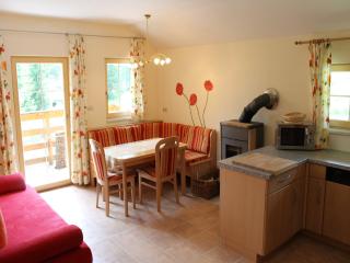 Sunlit Cabin with Jacuzzi in Turracherhohe - Turracher Hohe - 3