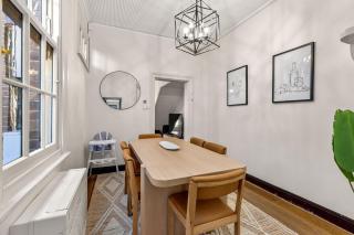 Charming 8 Person Home Near Harbour and Barangaroo - Sydney - 6