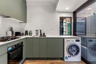 Charming 8 Person Home Near Harbour and Barangaroo - 1