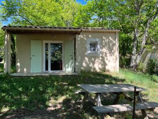 Jolie maisonnette avec piscine - 0