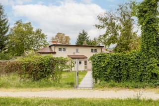 Spacious House with Parking & Garden by Noclegi Renters - Varsavia - 0