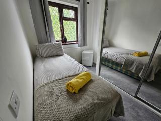 Carey House Long Stays Free Parking and WI-FI - 8