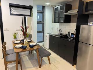 The Robertson S22 Jalan Alor Petaling Street Bukit Bintang KL 3R2B 8Pax - 8