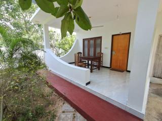 Holiday Beach Guesthouse - Kalkudah - 4