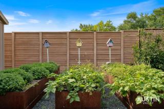 Pool Hot Tub Parking EV Charger 4BR 3BA N Austin Getaway by Austin Vacay - Austin - 1