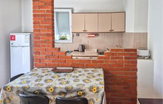1 Bedroom Nice Apartment In Selce - Selce - 8