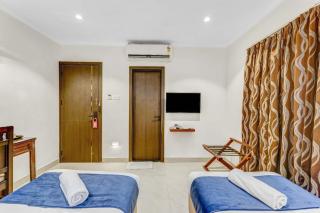 Blossoms Hotel & Service Apartments - Chennai - 5