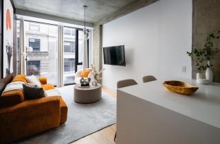Stunning Apartment in Manhattan with Patio - New York - 2