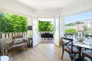 Cozy 2-Br Apartment 6 Minutes from the Beach - 0