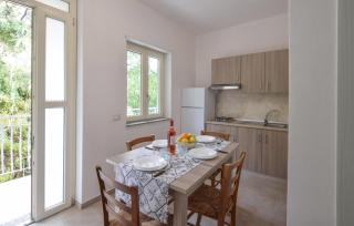 1 Bedroom Lovely Apartment In Ricadi - Ricadi - 7
