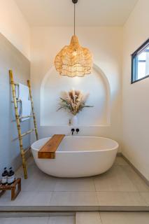 Villa Veya - Trendy Tropical 2BR Villa in Canggu - 7