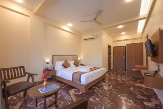 Hotel Aristro Lonavala - Lonavala - 3