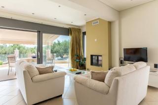 La Casa Rosa Seaside Getaway - 3