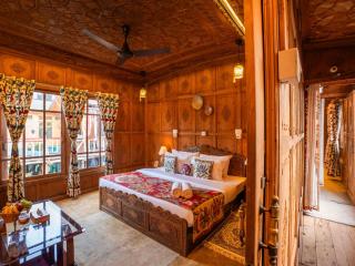 Moustache Houseboat Srinagar - Srinagar - 4