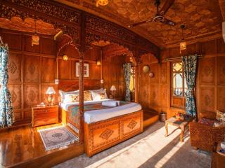 Moustache Houseboat Srinagar - 2