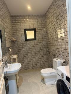 The Ground Luxe 6BR Luxury with Courtyard Charm - Taif - 3