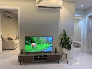 The Ground Luxe 6BR Luxury with Courtyard Charm - Taif - 4