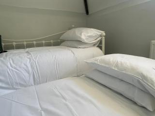 1 Brook Cottage, Sotterley Estate - - 5