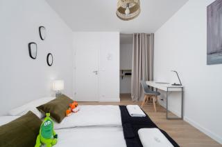Miedziana 6 & 18 Apartment with FREE GARAGE Wrocław by Renters - Breslavia - 7