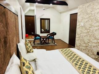 Main Street Inn - Srinagar - 9