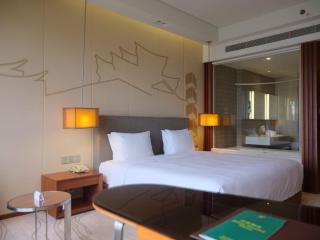 Holiday Inn Shanghai Hongqiao by IHG - 1