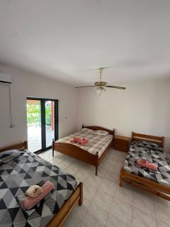 Romeo’s Guest House 2 - 6