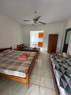 Romeo’s Guest House 2 - 4
