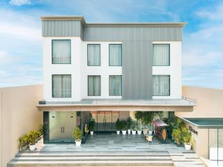 Hotel Elinor By Dazzling Hotels & Resorts - Agra - 0