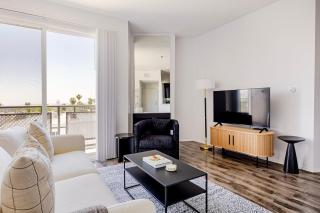 Blueground Hollywood balcony nr Griffith Park LAX-1347 - Los Angeles - 8