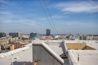 Blueground Historic Core rooftop pool nr Bradbury Building LAX-1206 - 7