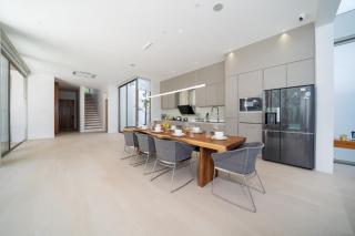 The Trinity new modern 5BR villa with 20M Pool - 2