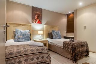 Elegant Family Retreat with Ocean Views - Umdloti - 3
