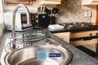 Ilford House - 3 Bedrooms, Free Parking & WiFi - 8