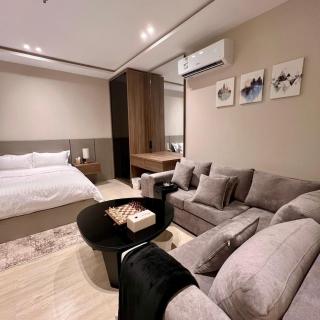 HostE - Studio wPool Access, 65In TV and Self-Entry - Khobar - 6