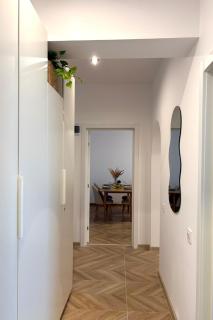 Exigent Chic Apartments - 4