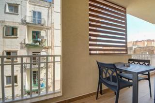 Cosy 3BR home with Private Terrace in Sliema by 360 Estates - Sliema - 8