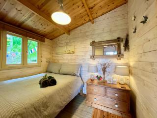 Tranquil Norfolk Log Cabin - Stunning Rural Sunset Views - 2