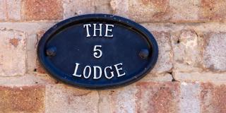 Holton Lodge Holiday Cottages - Holton le Clay - 8