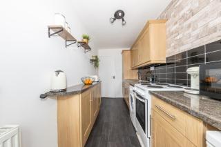 Exquisite 1 bedroom home with free parking - Luton - 2