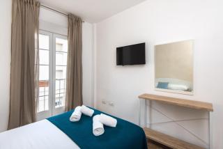 NEW CAPUCHINOS 2bed & 2bath Apartment with Parking - Malaga - 2