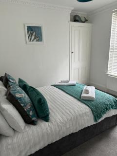 Contemporary 3-Bedroom Home with Stunning Views - Looe - 8